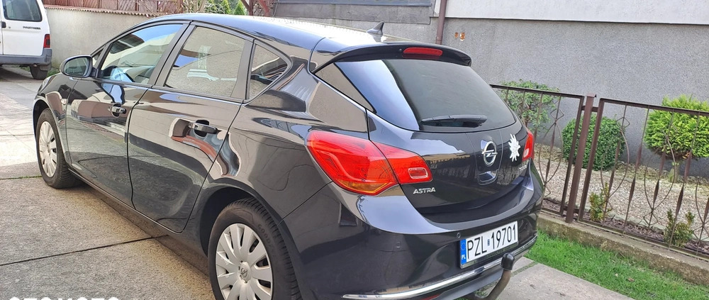 Opel Astra cena 35000 przebieg: 147800, rok produkcji 2013 z Złotów małe 46